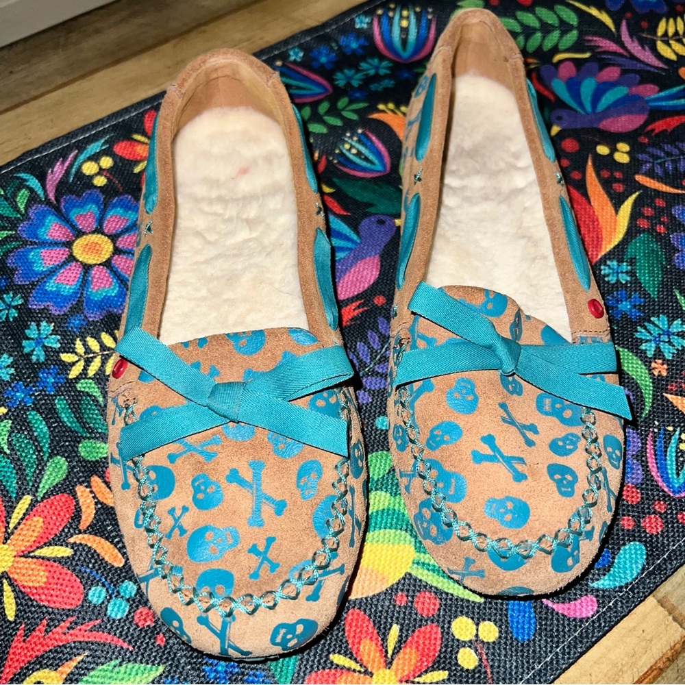 I ❤️ UGG Teal skull & crossbones loafers/moccasins